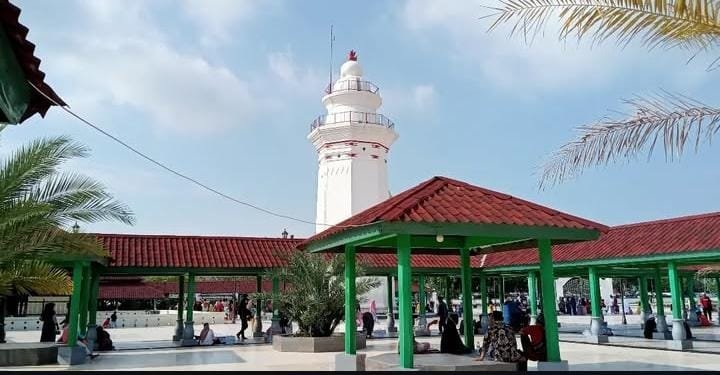 5 Tempat Wisata Religi di Banten, Sering Ramai Dikunjungi para Peziarah 1 wisata religi