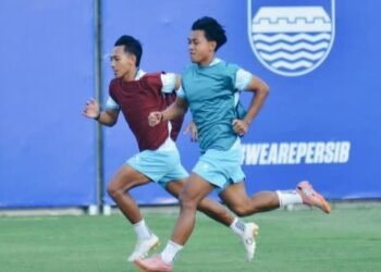 Persib Bandung vs PSBS Biak