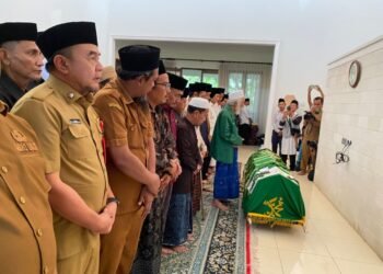 Tokoh Pendiri BantenTb Tryana Syamun Wafat, di Makamkan di Puri Salakanegara 1 Banten