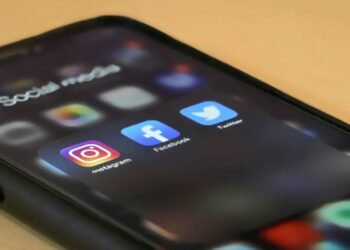 Instagram dan Facebook