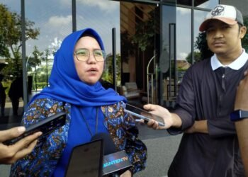 Kepala BKPSDM Kota Serang Murni saat diwawancarai awak media usai launching implementasi Manajemen Talenta di Hotel Aston, Kota Serang, Senin 5 Januari 2026. (Harir BaldanBantenraya.com)