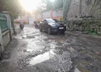 Kondisi Jalan Imam Bonjol rusak parah