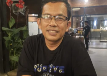 Terikait Gugatan Rp100 Miliar, Pengamat Sebut Pemprov Banten Harus Evaluasi Diri 9 Akademisi Untirta, Ahmad Sururi soroti gugatan Rp100 Miliar