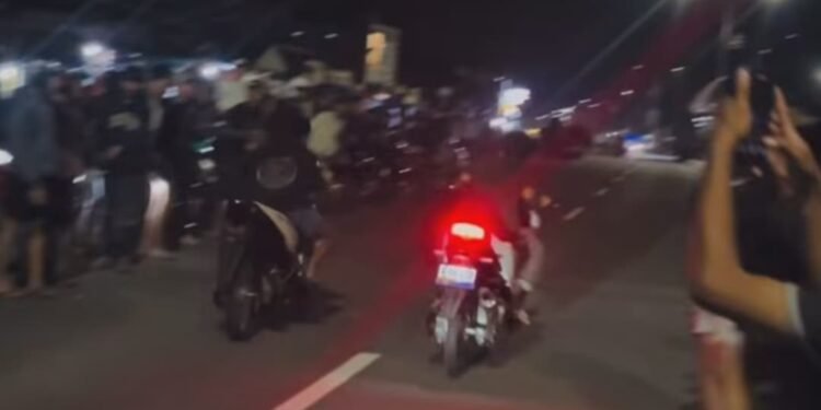 Dok. Ilustrasi : kegiatan balap liar di jalan Syeikh Nawawi Al Bantani. (dok. Raffi/Banten Raya)