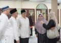Bupati Pandeglang Raden Dewi Setiani Gelar Tarawih Keliling, Ajak ASN Tingkatkan Integritas 18 Bupati Pandeglang Raden Dewi Setiani melaksanakan shalat tarawih di Masjid Agung Ar-Rohman Pandeglang.