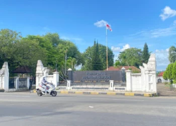 Suasana di depan Rumah Dinas Cilegon yang masuk dalam daftar revitalisasi ruang publik tahun 2026, Selasa (17/2). Tia/Banten Raya