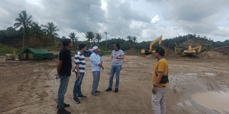 Anggota Polres Cilegon terjun langsung memantau tambang pasir di Kecamatan Mancak, Kabupaten Serang pada Jumat, 6 Februari 2026. (Dok Polres Cilegon)