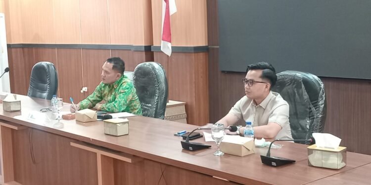 Bisa Untuk Tandon Antisipasi Bajir, Dewan Cilegon Temukan Aset Lahan 7 Ribu Meter Milik Pemerintah Tak Tercatat 1 Suasana RDP penanganan banjir di Ciwandan. Dimana masib ada aset Pemkot yang bisa dimanfaatkan untuk tandon, Rabu 18 Februari 2026, (Uri/Banten Raya)