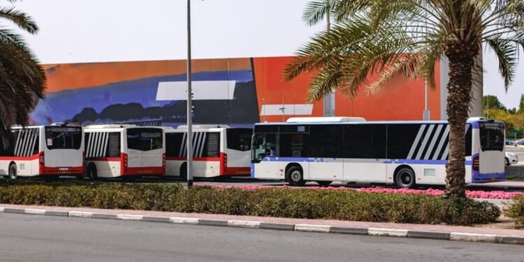 Kuota Mudik Gratis Pemprov Banten Ludes di Hari Pertama Pembukaan 1 Ilustrasi bus mudik gratis. (Freepik.com/ fabrikasimf)