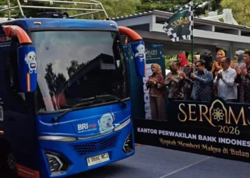 Layanan kendaraan kas keliling Bank BRI untuk penukaran uang layak edar selama Ramadan di Banten. (Dok/BRI Serang)