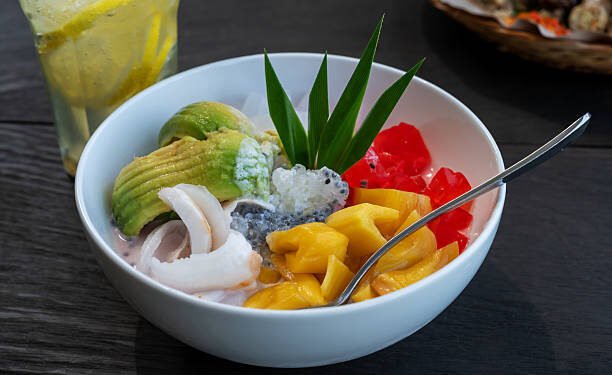 Menu bukber Ramadan yang satset tanpa ribet. (Pixabay/Cn0ra)