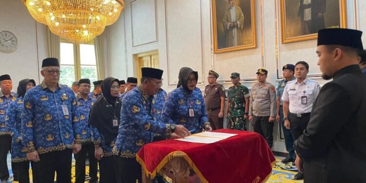 Suasana pelantikan pejabat Eselon 2 menjadi Jabatan Tinggi Pratama (JPT) di lingkungan Pemkot Cilegon tanpa manajemen talenta, Rabu (4/2). (Tia/Banten Raya)