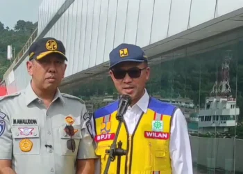 Perbaikan jalan berlubang