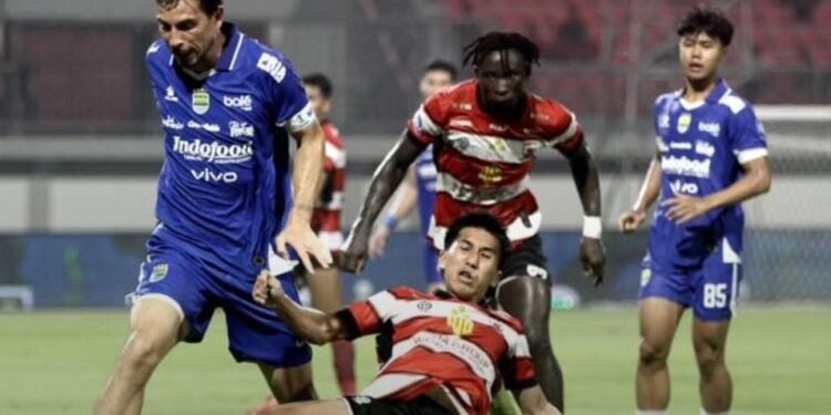 Persib Bandung vs Madura United