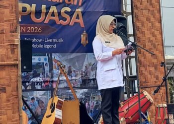 Bupati Pandeglang Rd Dewi Setiani membuka Bazaar Ramadan Kadaharan Buka Puasa Porwan Pandeglang, Jumat 20 Februari 2026. (Muhaemin/Bantenraya.com)