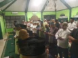 Warga Muhammadiyyah Kota Cilegon menjalankan ibadah Salat Tarawih sebagai tanda masuknya awal Ramadan 1447 H di Masjid Umar Bin Khattab Jalan Stasiun, Kelurahan Jombang Wetan, Kecamatan Jombang, Selasa (17/2/2026).(Uri/Bantenraya)