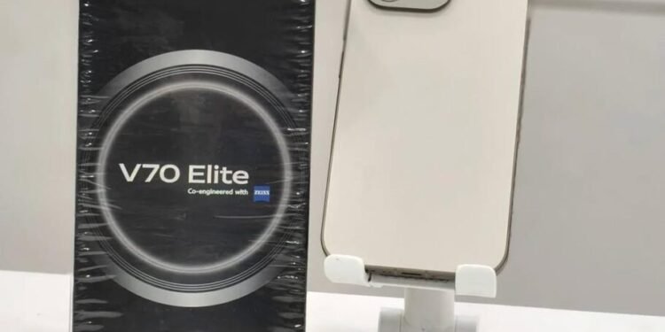 Tampilan Vivo V70 Elite