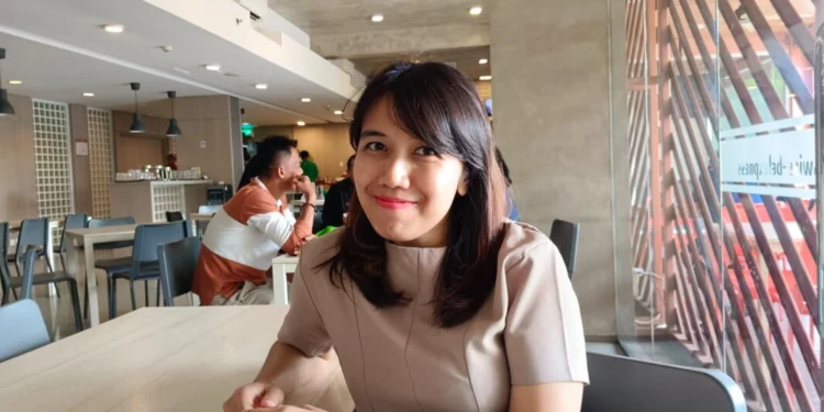 Marketing Manager Swiss-Belexpress Cilegon Destia Dwi Jayanti berada di area yang dijadikan tempat berbuka puasa di Swiss-Belexpress Cilegon.