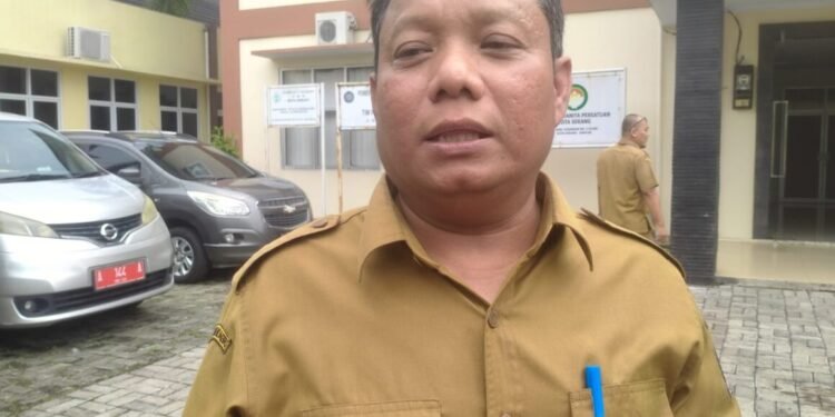 Kepala Dinkes Kota Serang Ahmad Hasanuddin diwawancarai wartawan di Kota Serang. (Dokumentasi Bantenraya.com)