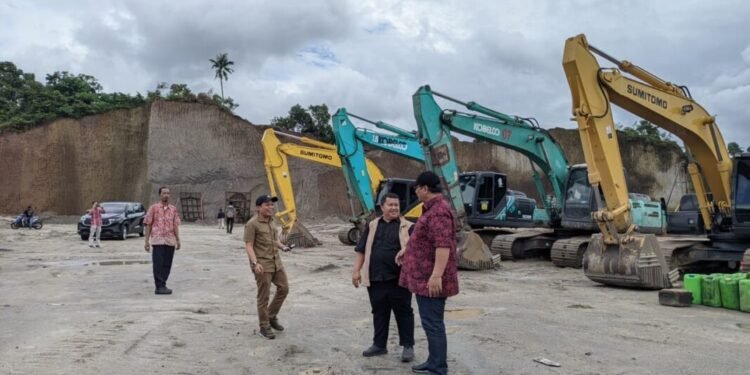 Ombudsman RI melakukan sidak tambang ilegal di Desa Batukuda, Kecamatan Mancak, Kamis 5 Februari 2026.