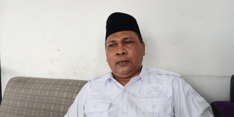 Wakil Ketua DPRD Kota Cilegon Sokhidin yang menyoroti mutasi dan rotasi pejabat eselon II Pemkot Cilegon. (Gillang/Bantenraya.com)