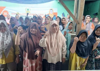 ANggota DPRD PRovinsi Banten Shinta Wishnu Wardhani saat reses di Kelurahan Tamansari, Kecamatan Pulomerak, Kota Cilegon. (Gillang/Bantenraya.com)