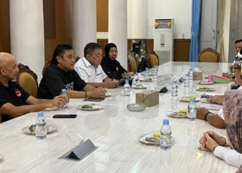 Rombongan Pencipta Lagu dan Pemusik Republik Indonesia (PAPPRI) Pusat saat mengunjungi Gedung Negara Provinsi Banten untuk peringatan Hari Musik Nasional, Rabu 11 Februari 2026. (Muhamad Tohir/ Bantenraya.com)