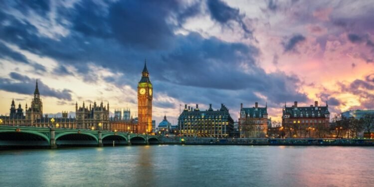 Beasiswa GREAT British Council 2026 Resmi Dibuka, Sediakan Biaya Kuliah hingga 200 Juta Setahun 1 Beasiswa GREAT British Council 2026 resmi dibuka, dapatkan biaya kuliah gratis di Inggris. (Freepik.com/ vwalakte)