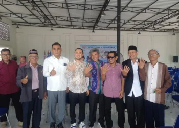 Pensiunan Krakatau Steel Mengadu ke Anggota Dewan, Buntut Perusahaan Alot Naikkan Dana Pensiun 12 Pensiunan Krakatau Steel saat menemui Anggota Dewan pada Kamis, 12 Februari 2026. (dok Pensiunan Krakatau Steel)