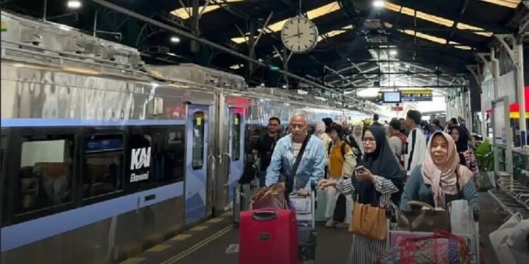 Moda transportasi kereta api yang mendapatkan diskon tiket perjalanan untuk Lebaran Idul Fitri. Dok: instagram @kemenpar.ri