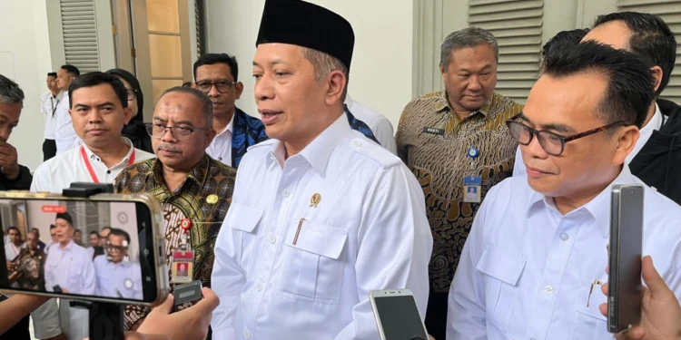 Pesan Tegas Menteri Koperasi Saat ke Banten, Koperasi Harus Kalahkan Rentenir dan Bank Keliling 1 Menteri Koperasi RI Ferry Joko Yuliantono. (Muhamad Tohir/ Bantenraya.com)