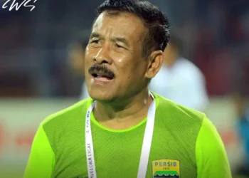 Manajer Persib Bandung Umuh Muchtar memberi pesan jelang laga melawan Ratchaburi FC. (Instagram/@waktunya_sepakbola)