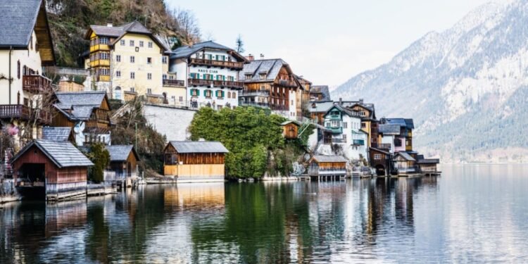 Negara Austria memberikan beasiswa untuk jenjang S3 melalui program Indonesia–Austria Scholarship Programme (IASP) 2026. (Freepik.com/ Wirestock)