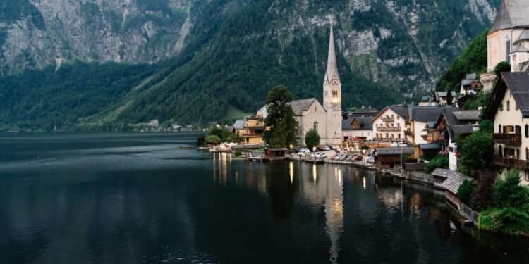 Austria beri beasiswa S3 melalui program Indonesia–Austria Scholarship Programme (IASP) 2026, akhir pendaftaran 1 Maret 2026. (Freepik.com/ Wirestock)