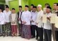 Menteri ATR/BPN dan Gubernur Banten saat menyerahkan sertifikat tanah wakaf di kantor MUI Provinsu Banten. Jumat, 20 Februari 2026. (Raffi/Bantenraya.com)