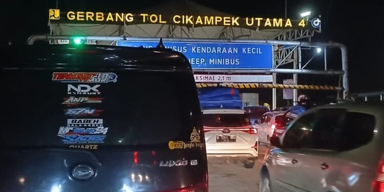 Ilustrasi arus mudik Lebaran 2026 di Jalan Tol Jakarta-Cikampek. (Gillang/Bantenraya.com)