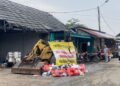 Bukan Denda, Pemkot Cilegon Siapkan Sanksi Sosial untuk Pembuang Sampah Sembarangan 17 Tumpukan sampah terlihat di Pasar Kranggot, Kota Cilegon, belum lama ini. Kini Pemkot Cilegon siapkan sanksi sosial bagi pembuang sampah sembarangan. (Tia/Bantenraya.com)