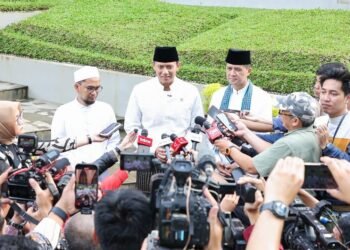 Bertemu Ustaz Adi Hidayat di Pandeglang, AHY Sampaikan Pesan Khusus 6 Menteri Koordinator Bidang Infrastruktur dan Pembangunan Kewilayahan, Agus Harimurti Yudhoyono (AHY) dan Mentrans Muhammad Iftitah Sulaiman Suryanagara meninjau Ponpes MIRA Institute milik Ustad Adi Hidayat di Desa Tapos, Kecamatan Cadasari, Kabupaten Pandeglang, Sabtu 21 Februari 2026. (Dokumentasi Bantenraya.com)