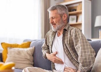 5 Tips Aman untuk Penderita GERD Agar Tetap Aman Puasa di Ramadan 6 lustrasi penderita GERD saat menjalankan puasa Ramadan. (Pixabay/Vladimir Vladimirov)