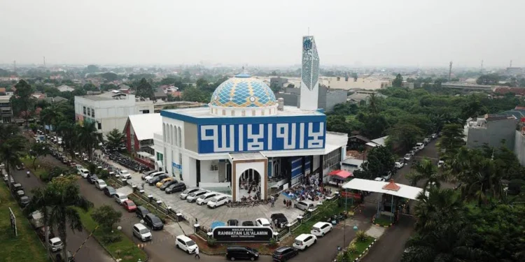 Sejumlah masjid di Tangerang Raya menyediakan takjil gratis selama Ramadan. (Google Maps/Masjid Raya Rahmatan Lil'alamin)