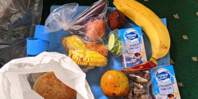 Unboxing Menu MBG di Salah Satu Sekolah di Kabupaten Serang, Cek Isinya untuk Jatah 3 Hari 1 Menu MBG yang disajikan di salah satu sekolah yang ada di Kabupaten Serang, Provinsi Banten pada Bulan Ramadan, Senin 23 Februari 2026. (Andika/Bantenraya.com)