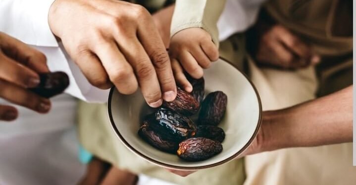 Selain Kurma, Ternyata Buah Ini Kaya Akan Manfaat untuk Buka Puasa 1 Kurma menjadi salah satu menu sehat untuk berbuka puas. (freepik/rawpixel.com)