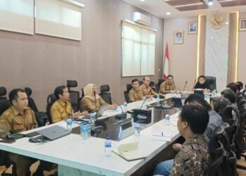 Program Salira Pemkot Cilegon Difokuskan ke 4 Hal, Maaf Ya Pembangunan Gapura dan Rehab Masjid Dihapuskan 6 OPD di lingkup Pemkot Cilegon dan Pokmas membahas soal salira, belum lama ini. (Dokumentasi Pokmas Cilegon)