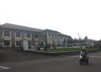 Tukang Ojek Gugat Pemprov Banten hingga Pemkab Pandeglang Buntut Jalan Rusak 7 Jalan di Gardu Tanjak Pandeglang yang menjadi materi gugatan dari tukang ojek. (Yanadi/Bantenraya.com)