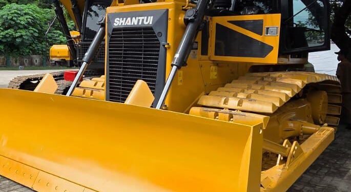 Dua unit alat berat yang dibeli UPT TPSA Bagendung Kota Cilegon. (Kiriman Warga)