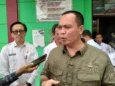 Dapat Anggaran Ratusan Miliar, Pemkot Serang Prioritaskan Pembangunan Infrastruktur Jalan 5 Walikota Serang Budi Rustandi diwawancarai wartawan di Kota Serang Februari 2026. (Harir Baldan/Bantenraya.com)