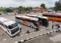   Bus di Terminal Pakupatan Kota Serang siap melayani para pemudik Lebaran 2026. (Doni Kurniawan/ Bantenraya.com)