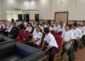 Suasana sosialisasi terkait honor perangkat Rt dan Rw bersama kelurahan di Aula Setda Cilegon, Rabu (25/2). Tia/Banten Raya