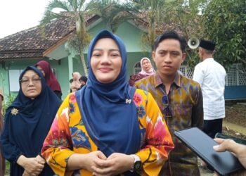 Adde Rosi Ngaku Keteteran, Banyak Sekolah Rusak di Lebak dan Pandeglang 6 Anggota Komisi X DPR RI, Adde Rosi Khoerunnisa