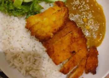 Salah satu menu khas dari Jepang yang dihidangkan di Tadaima Suite Cilegon Kastu udon, Kamis 5 Maret 2026. (Dok/pribadi)